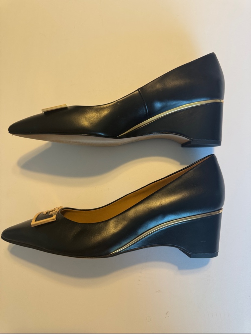 Tory Burch Black Pointed Toe Leather Flats with Gold Logo Plaque - Picture 4 of 6